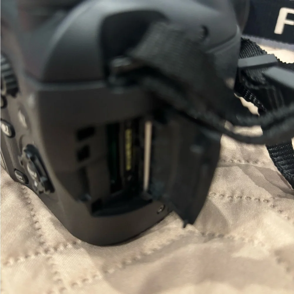 Fujifilm Finepix S200 EXR Digital Camera- Like New!